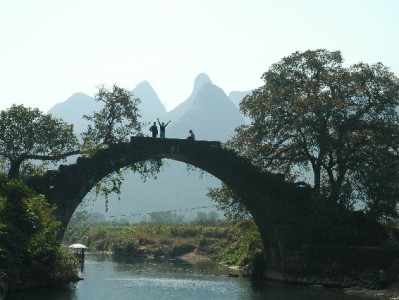花呗唯品花提现暗藏三重风险！正规平台出财小神教你合规应急