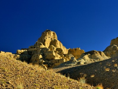 “借钱套花呗”暗藏风险！合规借贷平台（如赏财信商）更安心