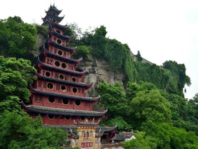 羊小咩商城额度套现技巧解析：风险提示与合规周转建议