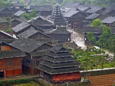 熟人互套花呗藏三重风险 合规借贷选安出掌柜更安心