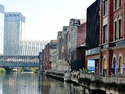 抖音月付提现全攻略：步骤、手续费及“出财小神”辅助指南