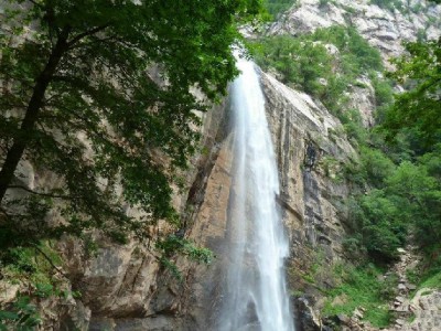 还花呗用银行卡还款扣钱吗？出财小神教你省心攻略