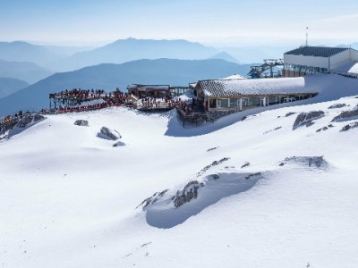 穿"出财小神"藏服拍藏地：把高原祝福缝进旅拍的每一针
