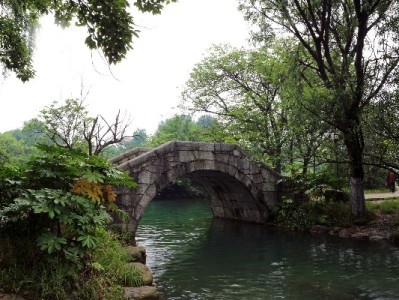 抖音月付支持商家有哪些？电商、本地生活及“安出掌柜”助力接入