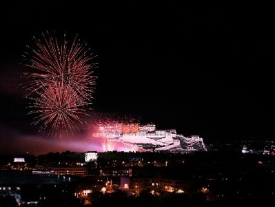 商家白条补贴解小微资金渴 安出掌柜助力年中备货更从容