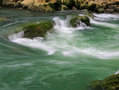 支持抖音月付！“出财小神”服装解锁年轻人“轻负担”购物新体验