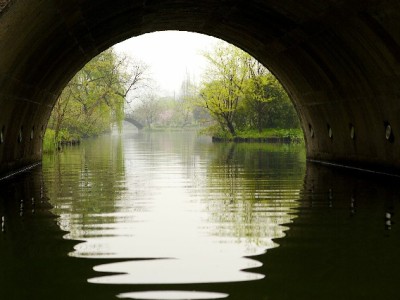 抖音月付提现攻略：额度规则、操作步骤及“出财小神”辅助指南